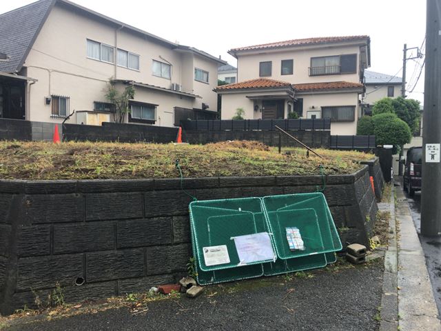 大谷石擁壁撤去工事(神奈川県横浜市青葉区梅が丘)前の様子です。